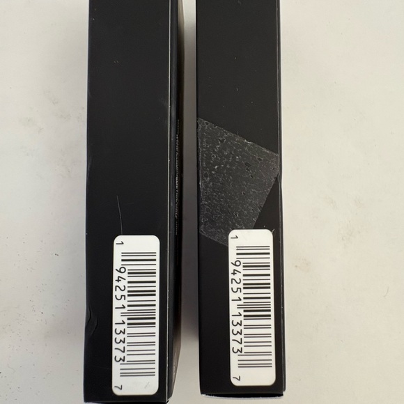 Bundle of 2! NARS Sensual Shine lipstick- turned on berry red - Picture 4 of 7